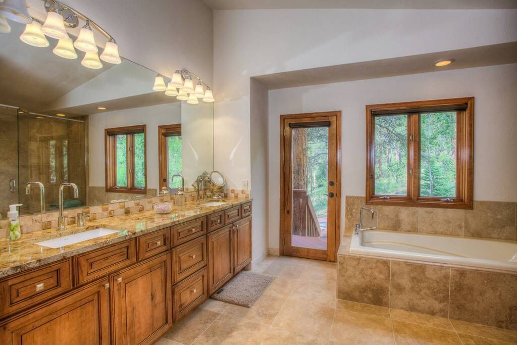 Photo of Bathroom in Pine