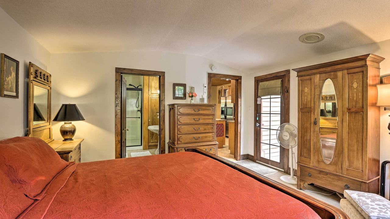 Photo of Bedroom in Historic District