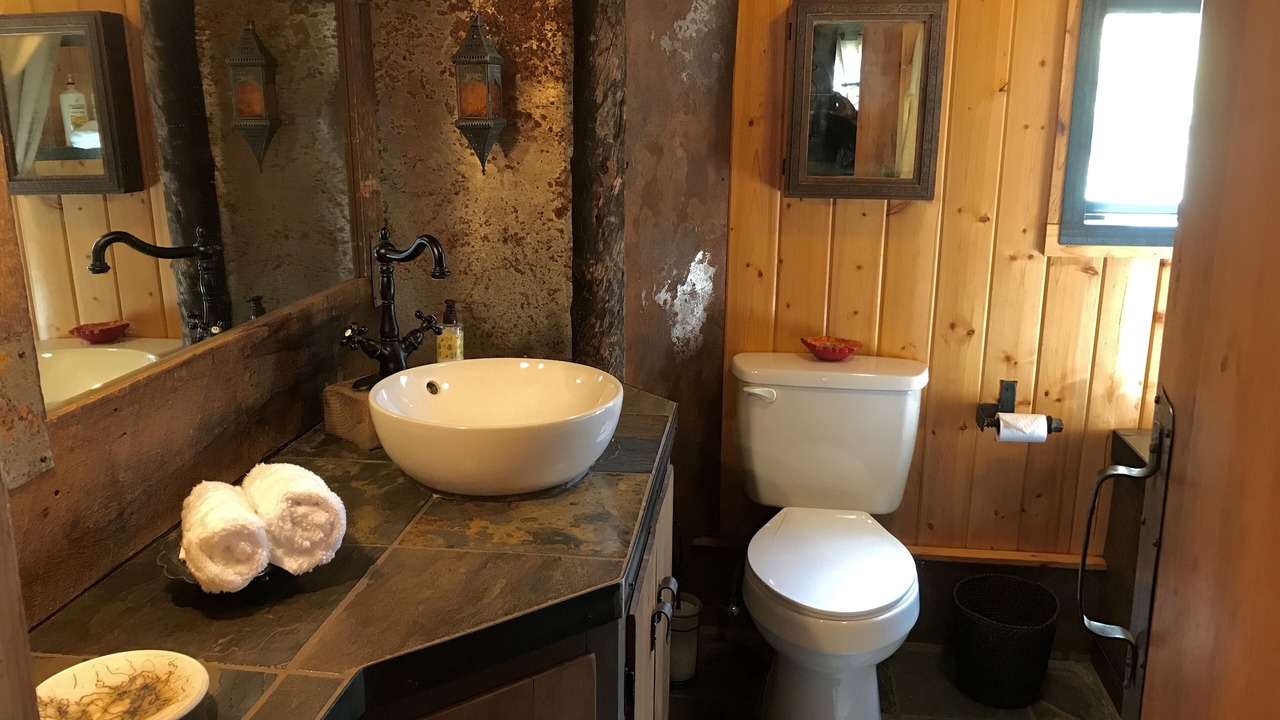 Photo of Bathroom in Eldora