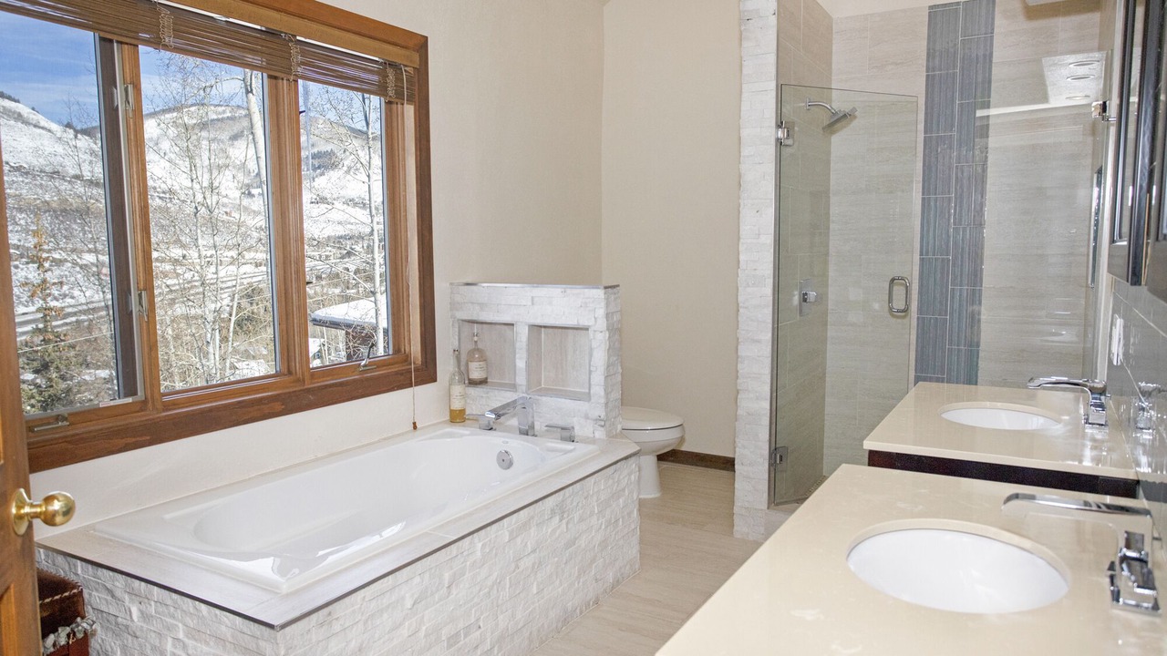 Photo of Bathroom in Highland Meadows