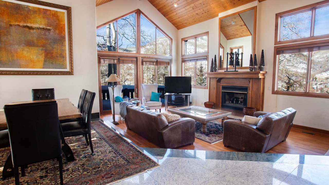 Photo of Livingroom in Highland Meadows