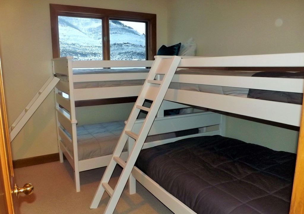 Photo of Bedroom in Highland Meadows