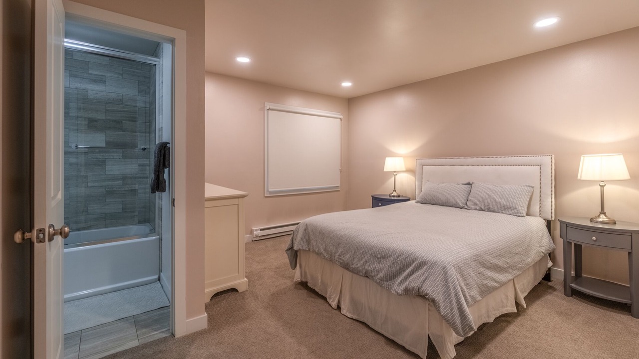 Photo of Bedroom in Avon
