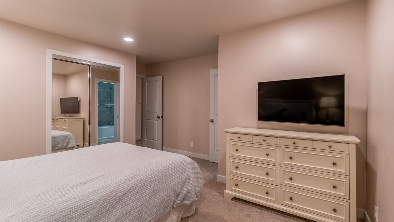 Photo of Bedroom in Avon