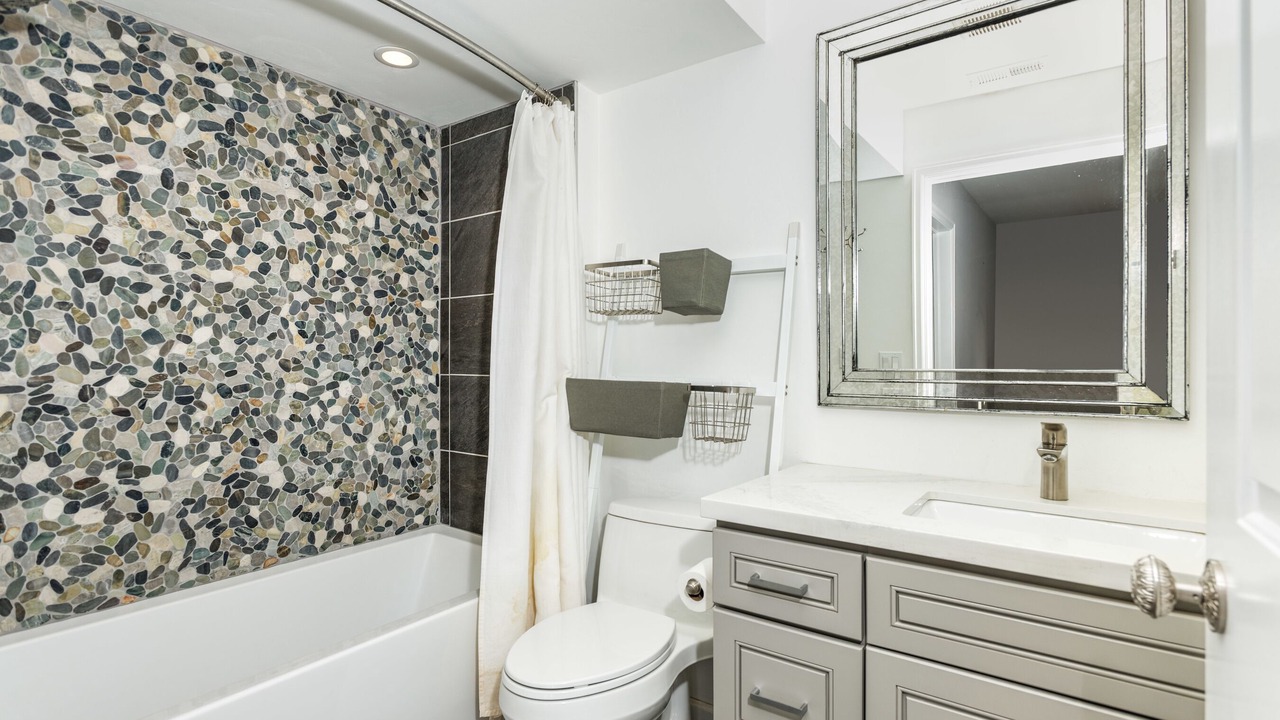 Photo of Bathroom in Carbondale