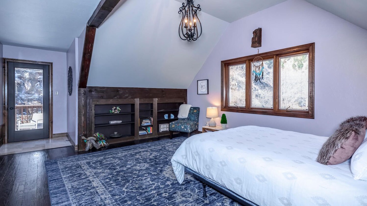 Photo of Bedroom in Idaho Springs