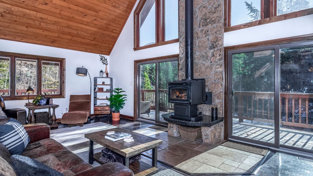 Photo of Livingroom in Idaho Springs
