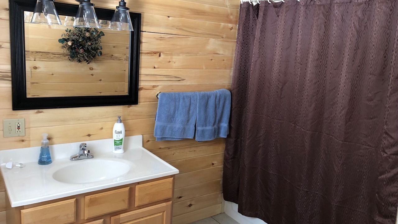 Photo of Bathroom in Indian Mountain
