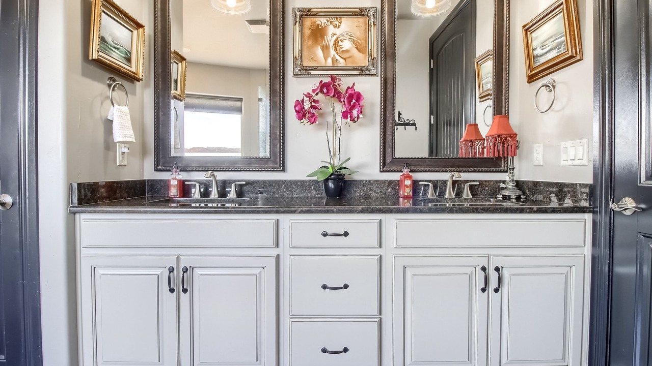 Photo of Bathroom in Monument