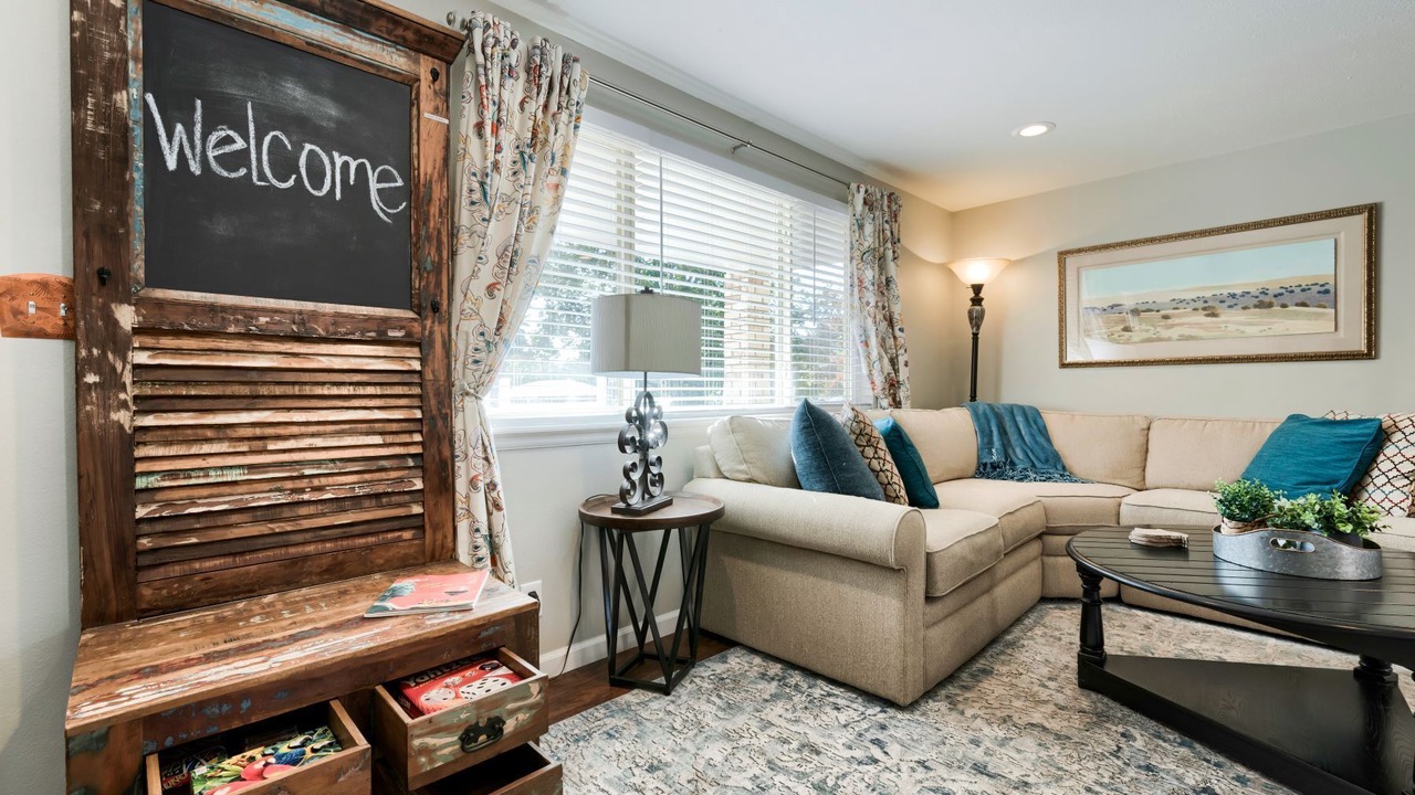 Photo of Livingroom in Loveland