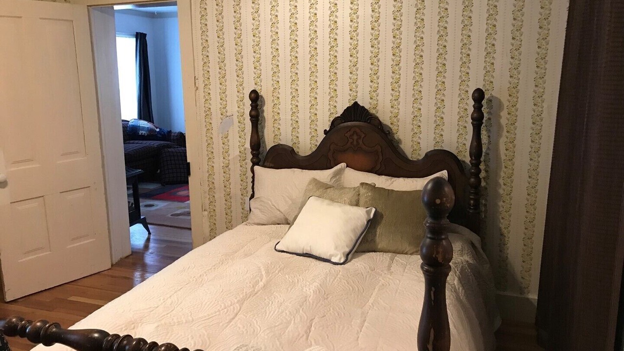 Photo of Bedroom in Historic District