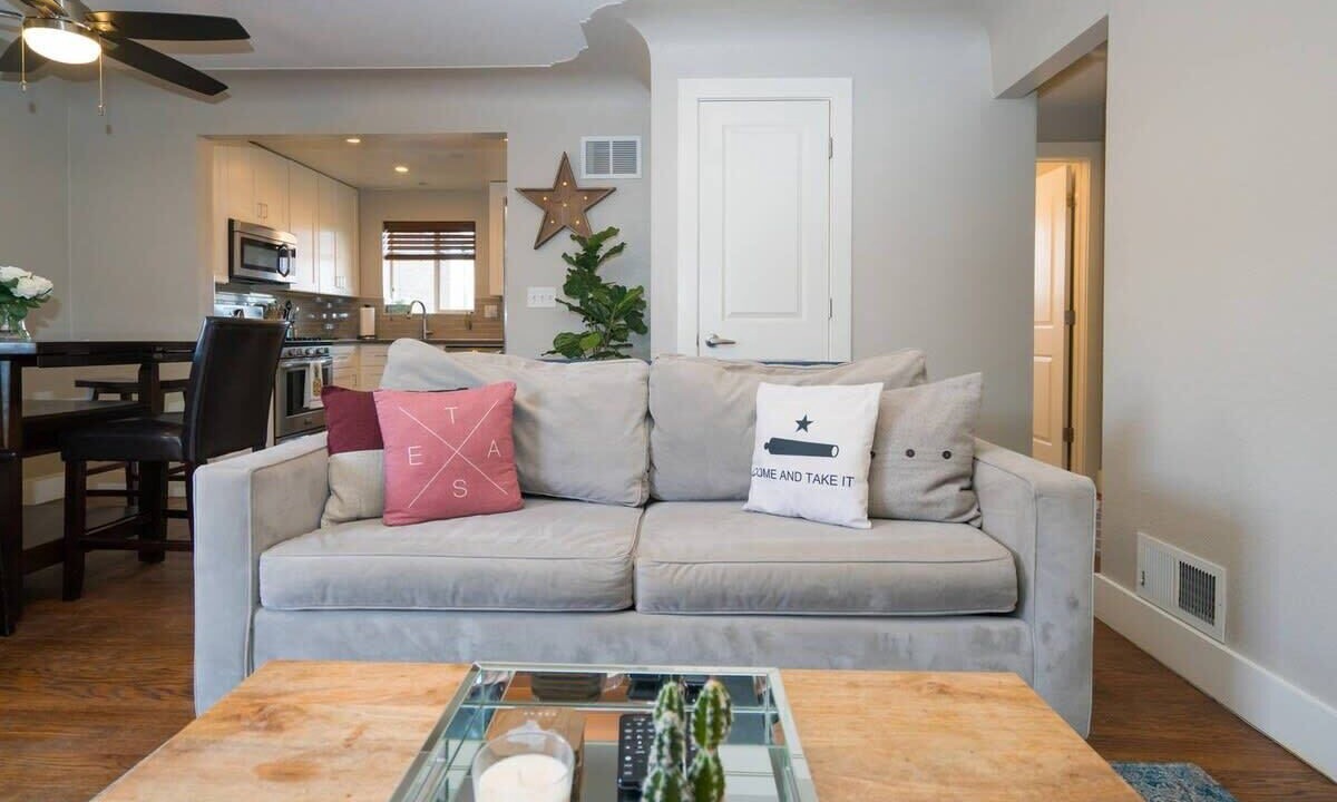 Photo of Livingroom in West Colfax