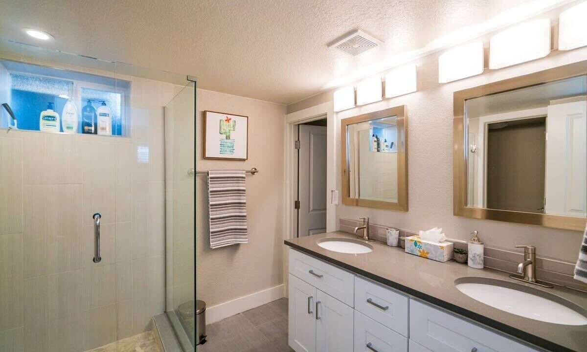 Photo of Bathroom in West Colfax