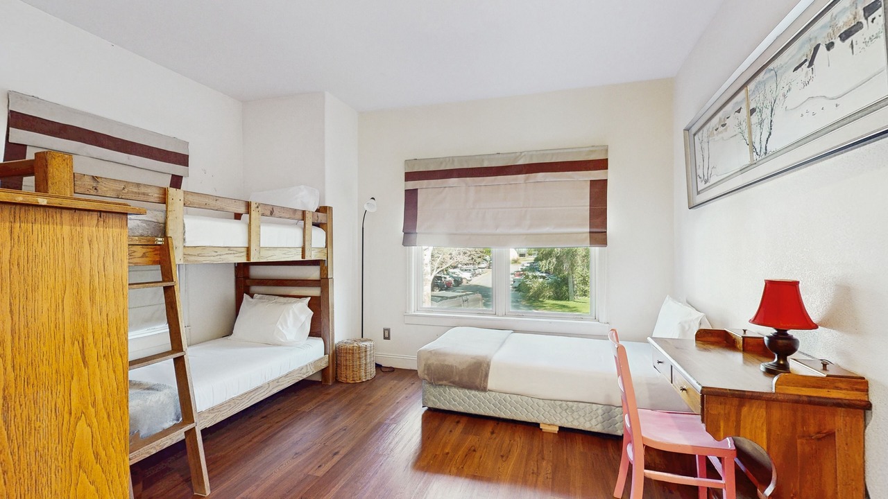 Photo of Bedroom in Basalt