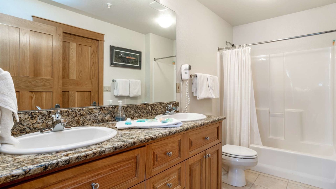 Photo of Bathroom in Lakeside Village