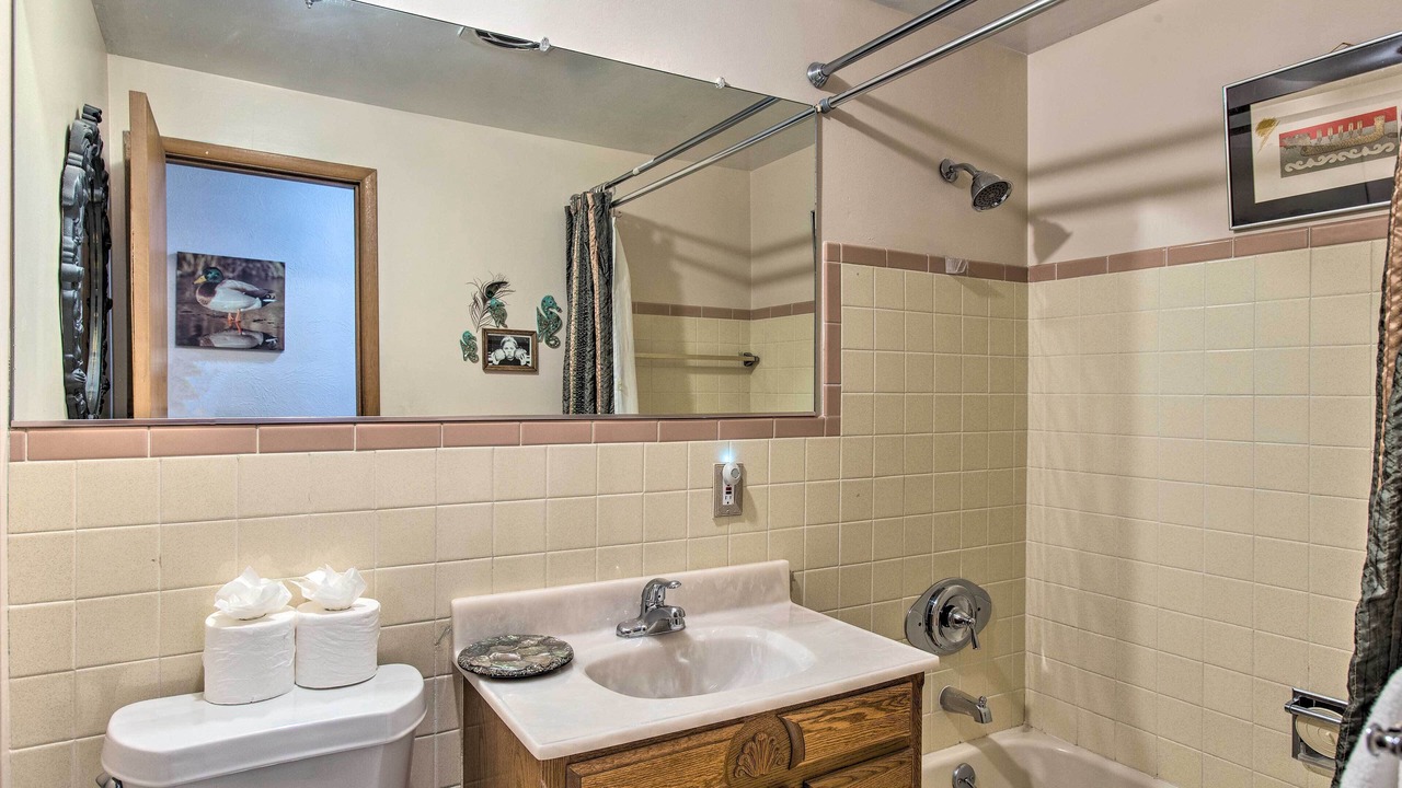 Photo of Bathroom in Harvey Park