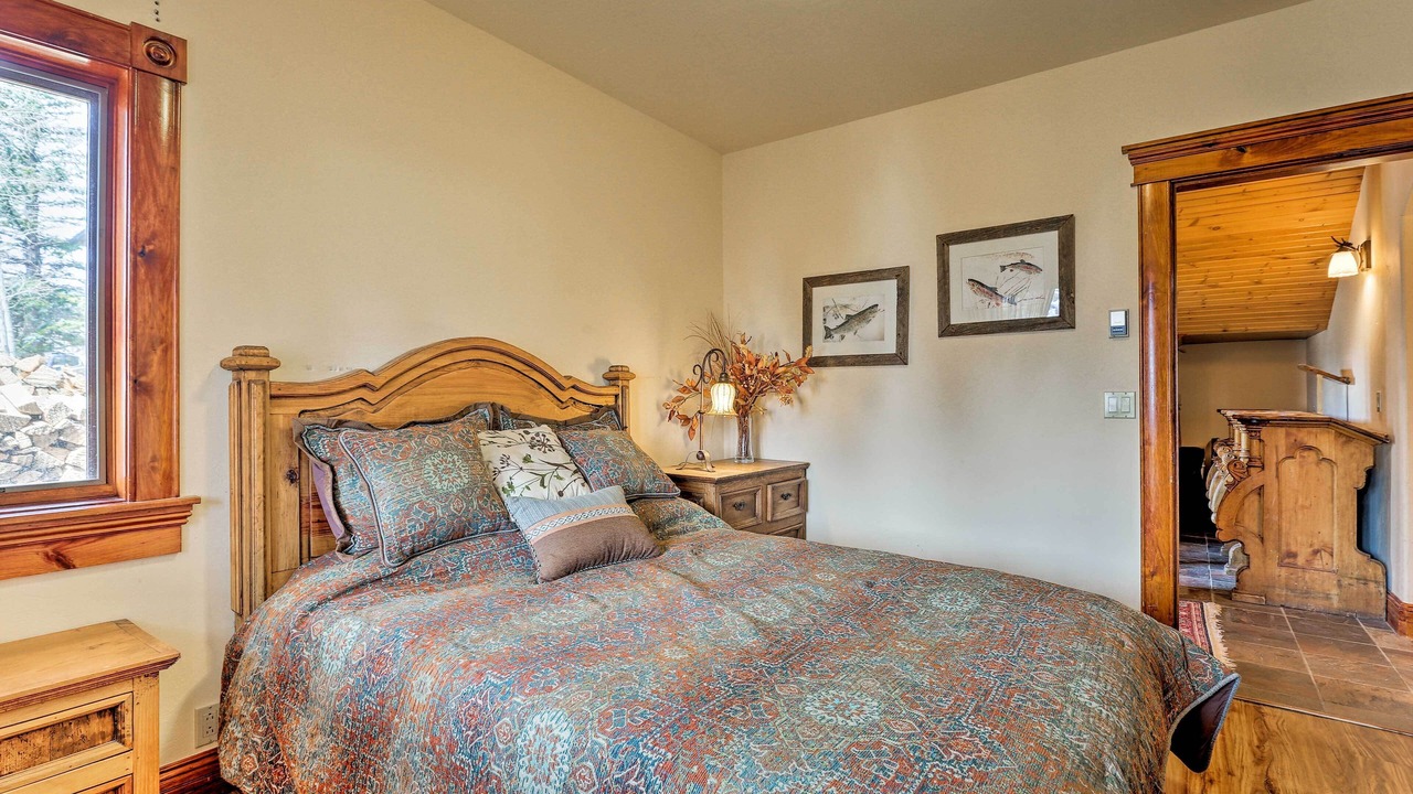 Photo of Bedroom in Bond