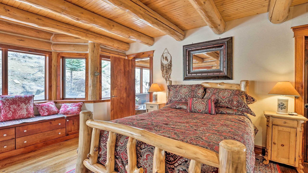 Photo of Bedroom in Bond