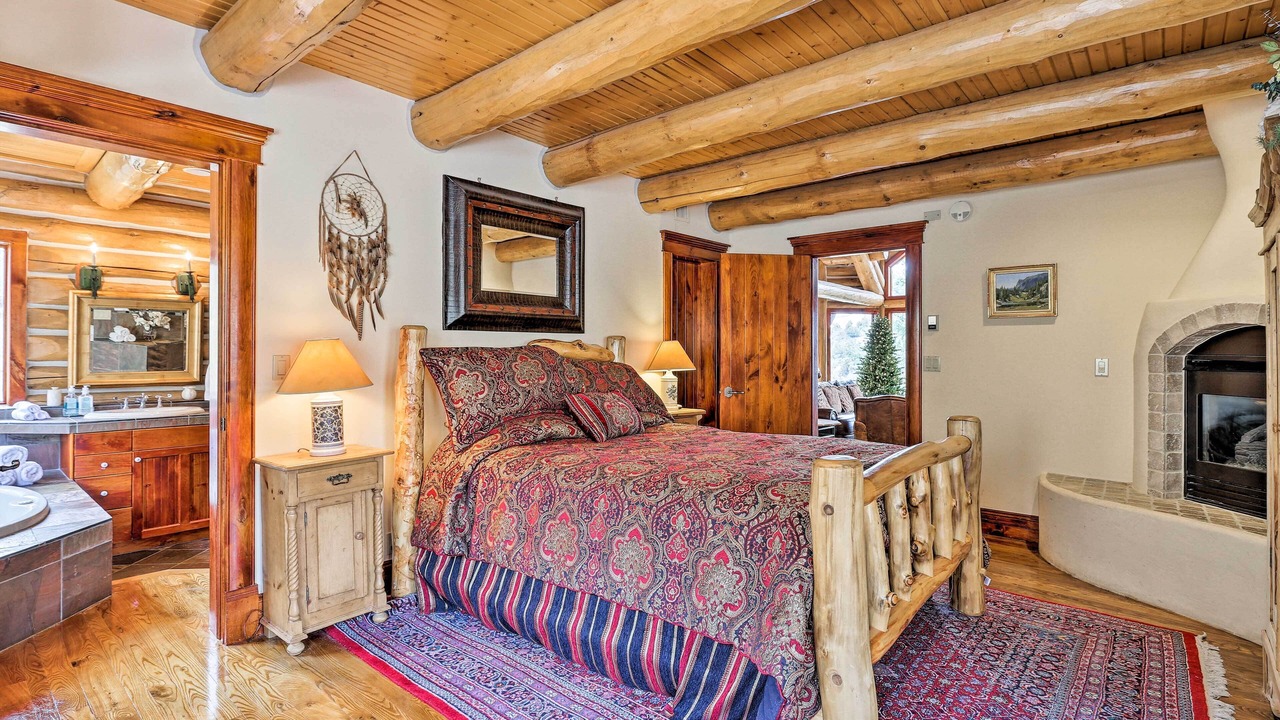 Photo of Bedroom in Bond