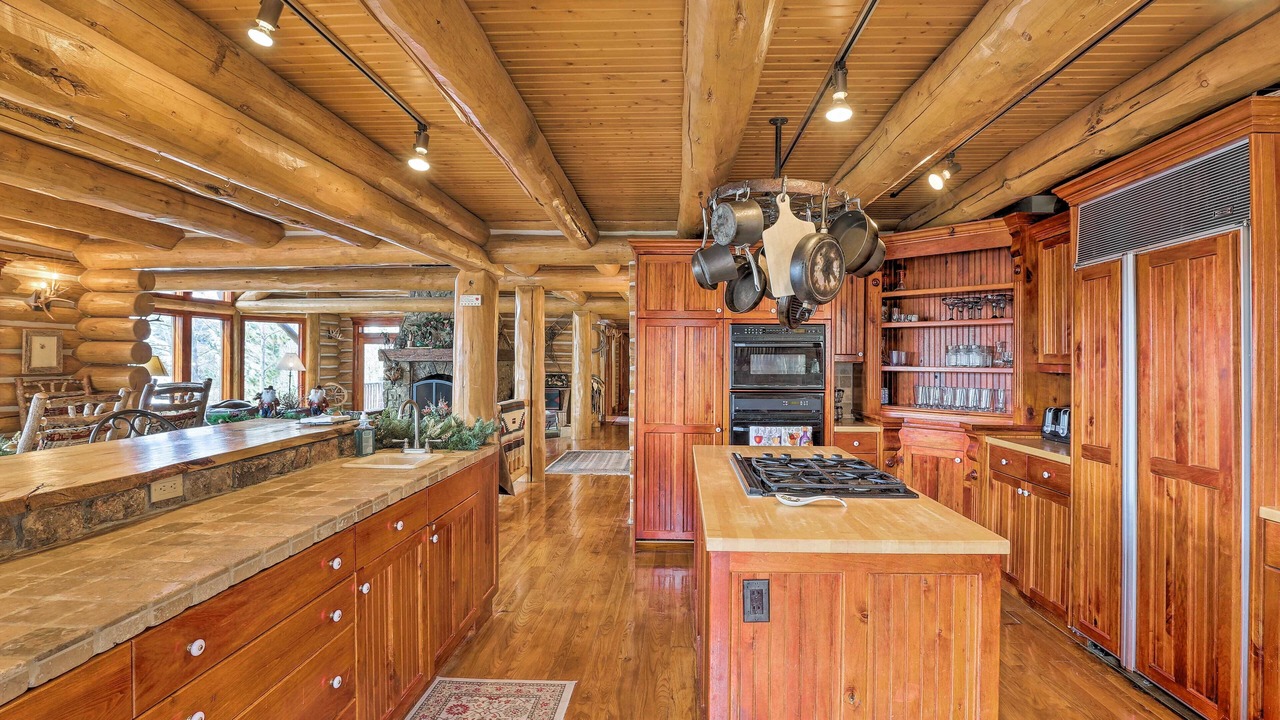 Photo of Kitchen in Bond