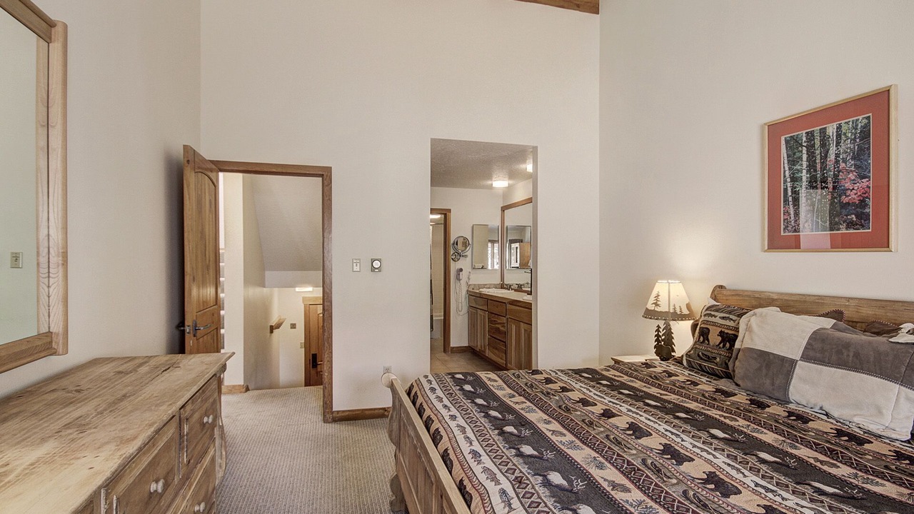 Photo of Bathroom in Lakeside Village