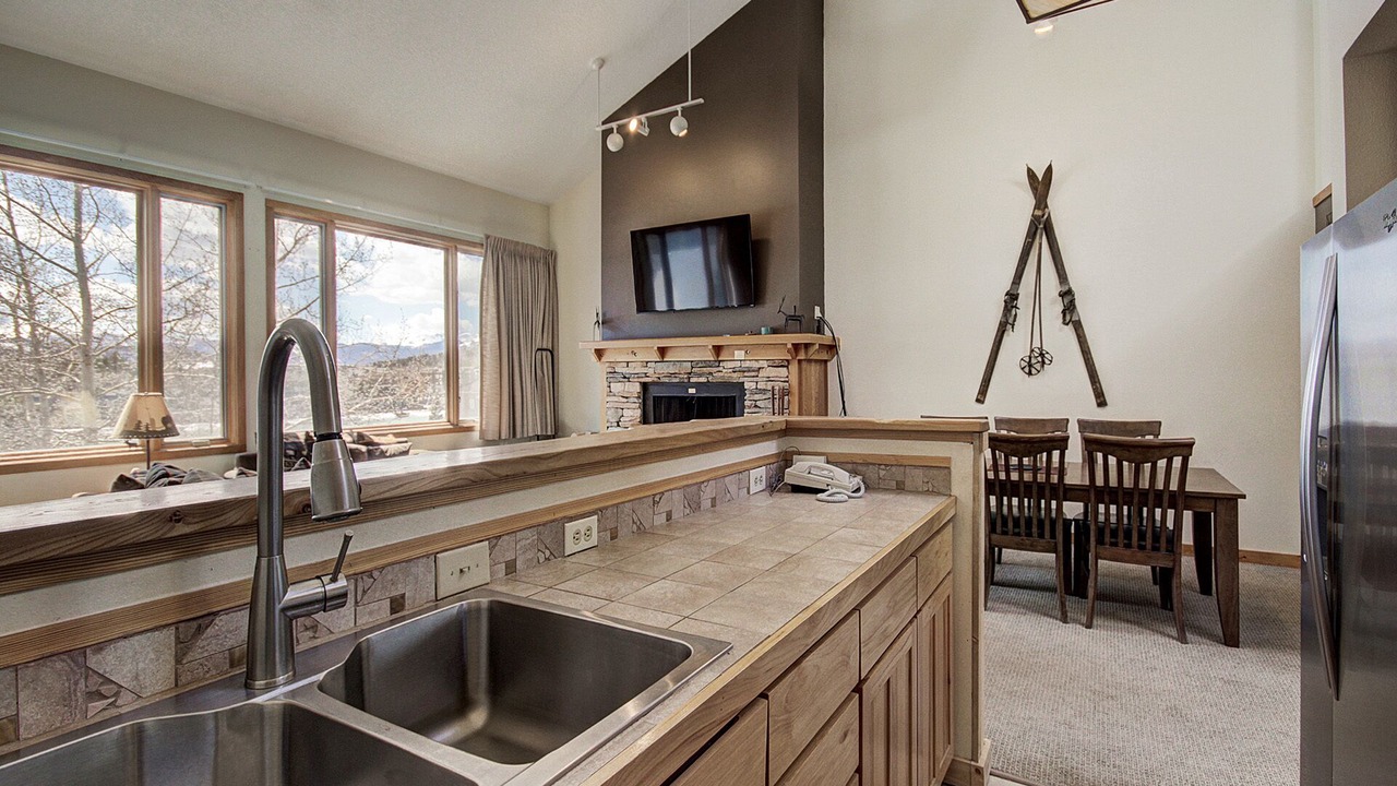 Photo of Livingroom in Lakeside Village