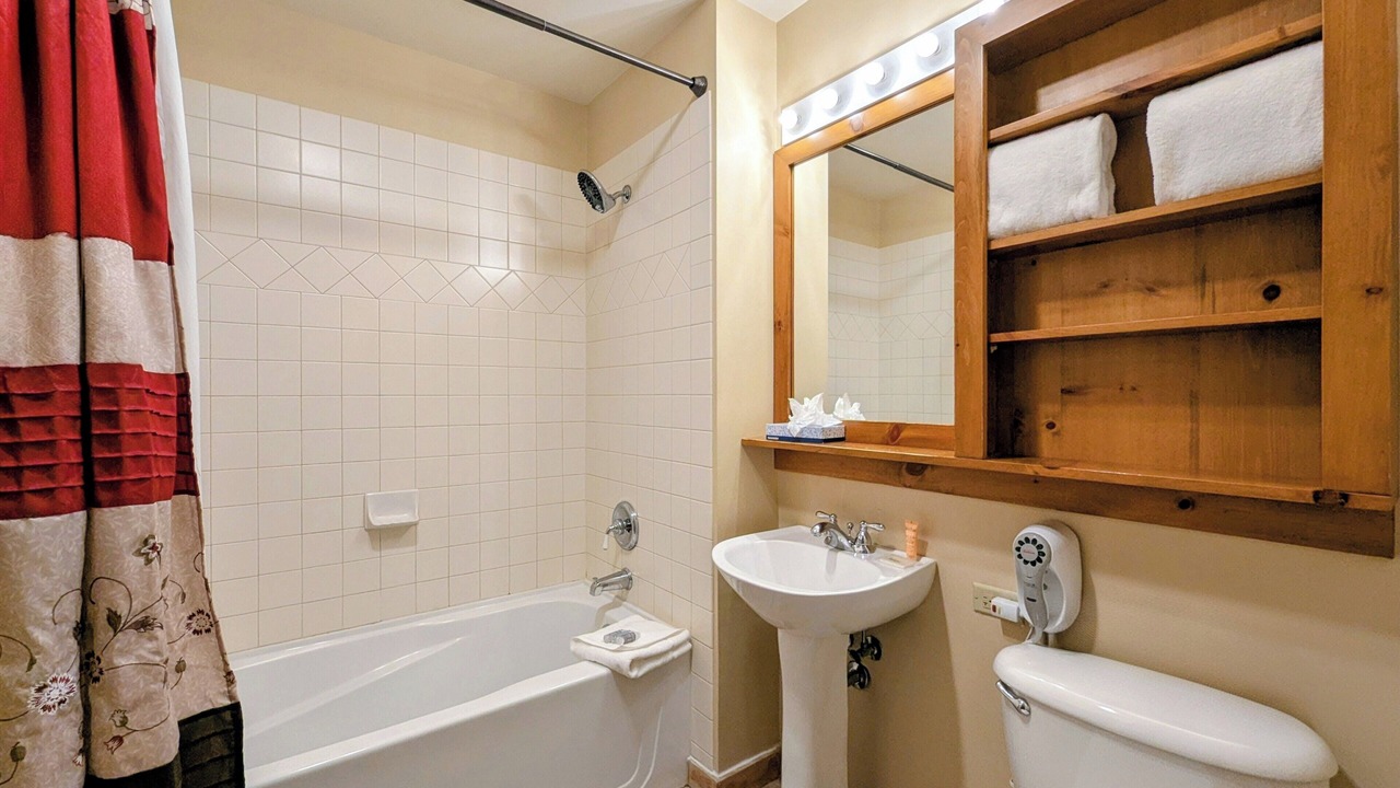 Photo of Bathroom in River Run