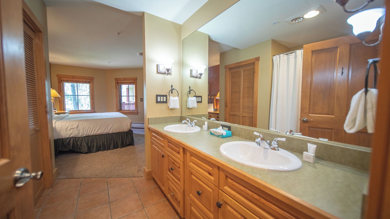 Photo of Bathroom in River Run
