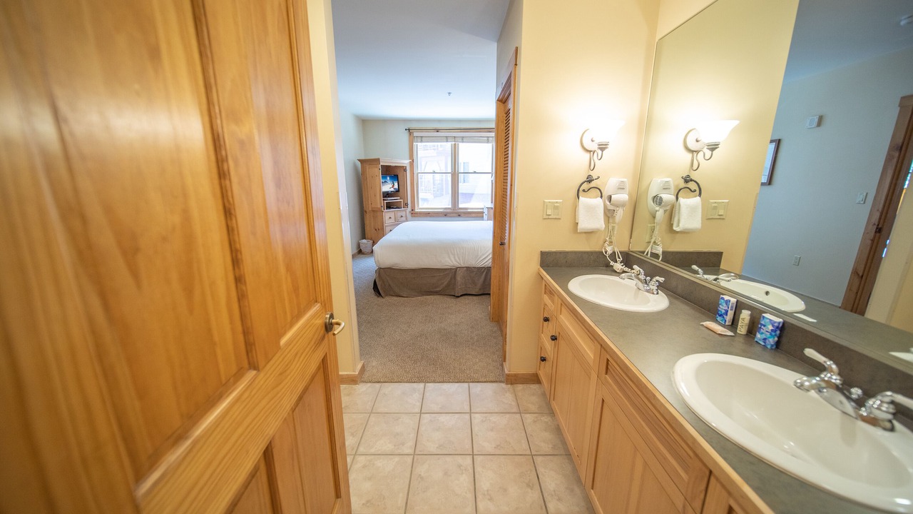 Photo of Bathroom in River Run