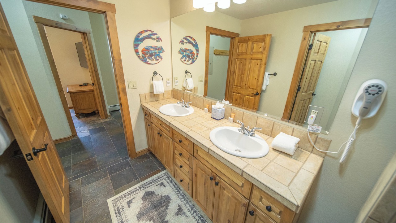 Photo of Bathroom in Lakeside Village