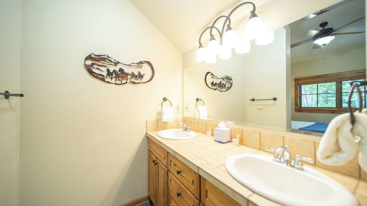 Photo of Bathroom in Lakeside Village