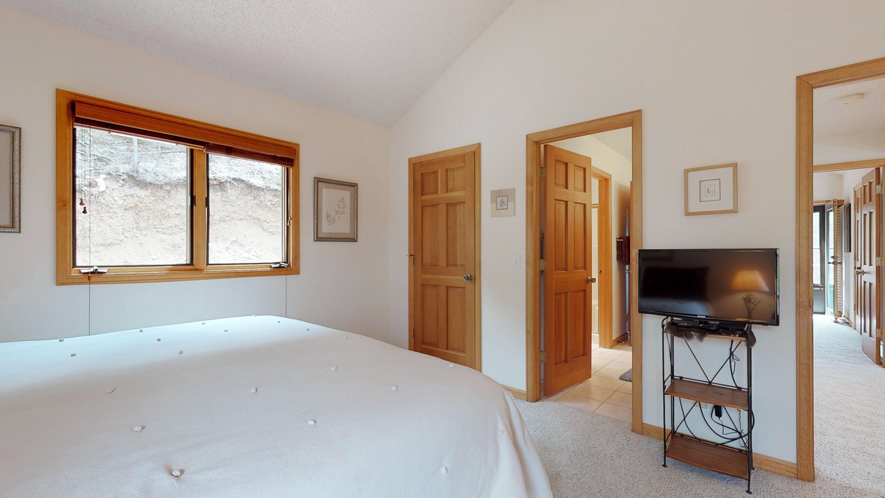 Photo of Bedroom in Aspen Brook