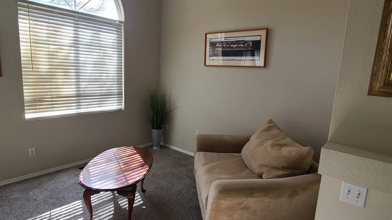 Photo of Livingroom in Northwest Colorado Springs