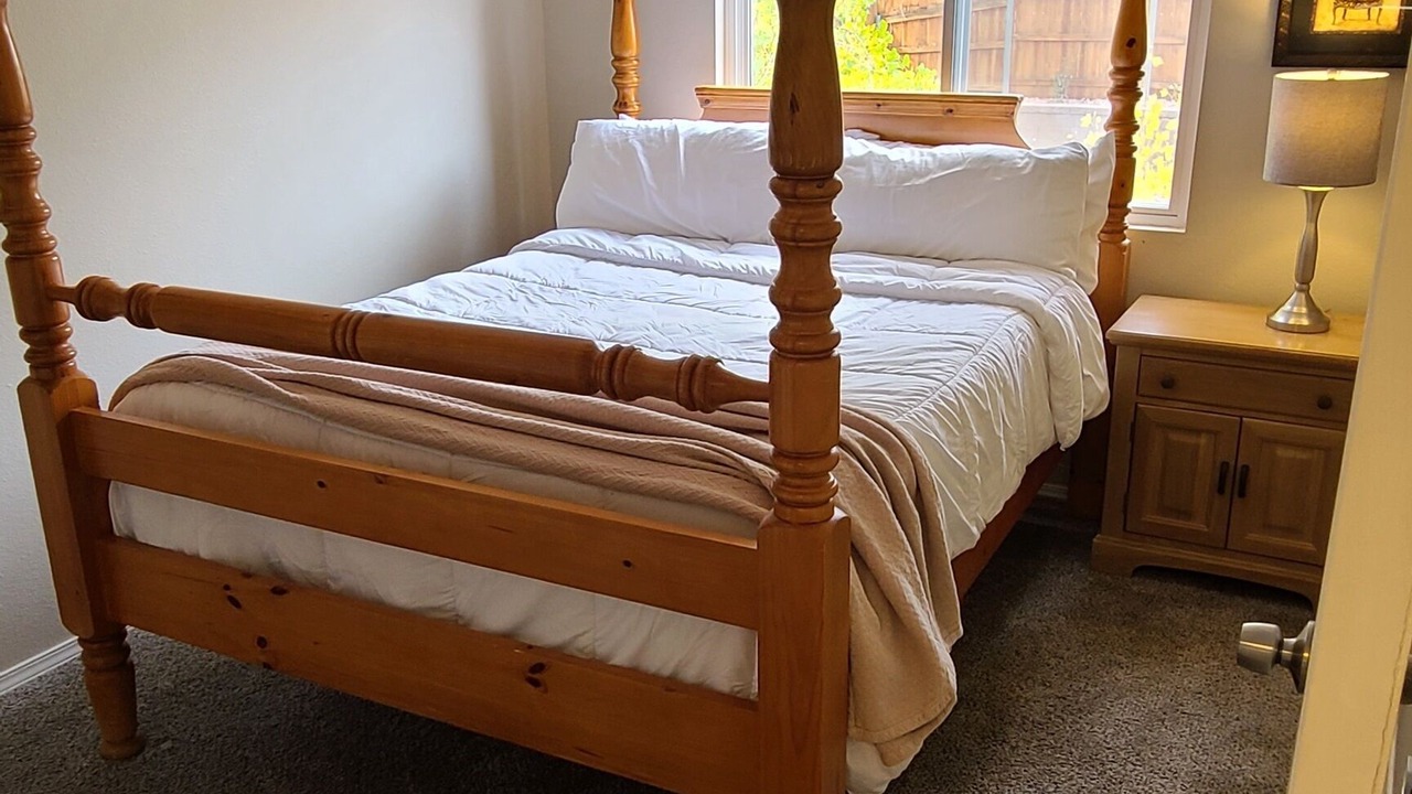 Photo of Bedroom in Northwest Colorado Springs