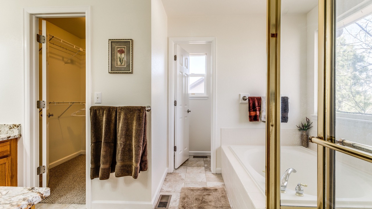 Photo of Bathroom in Canterberry Crossing