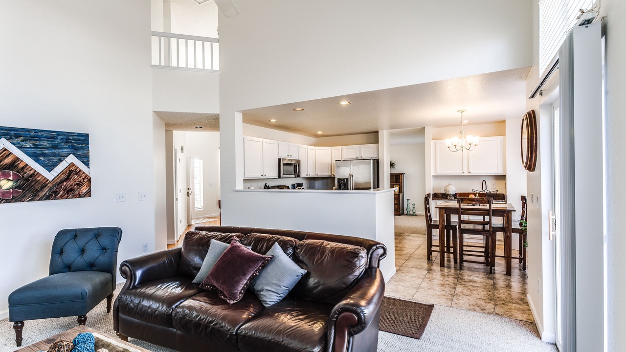 Photo of Livingroom in Canterberry Crossing
