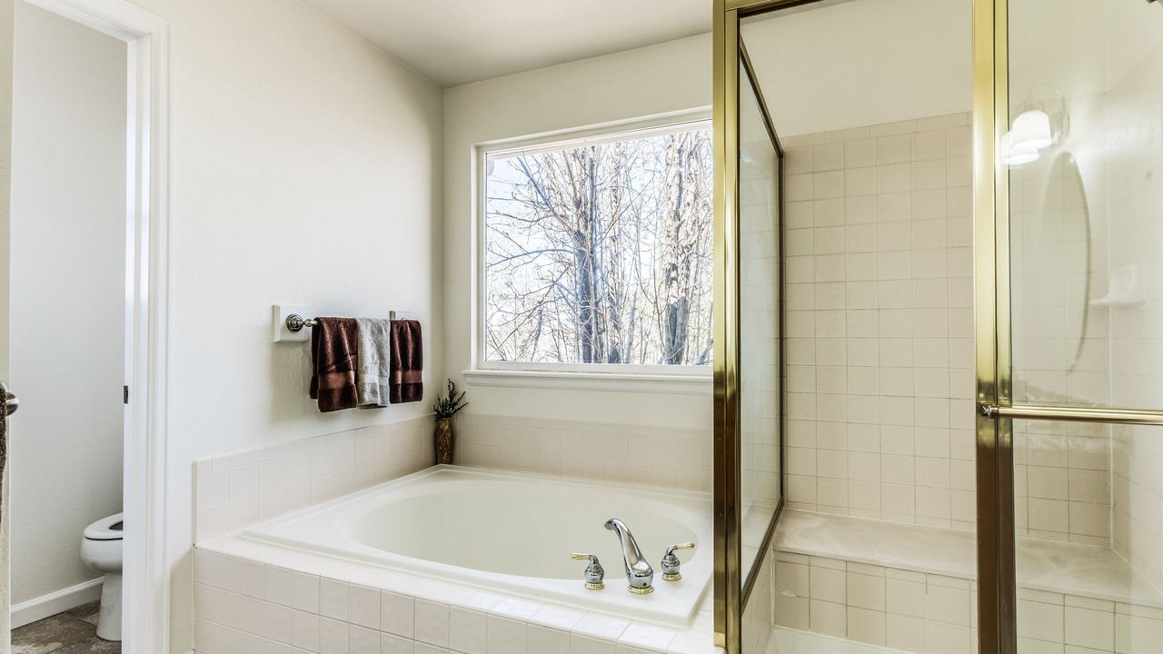 Photo of Bathroom in Canterberry Crossing