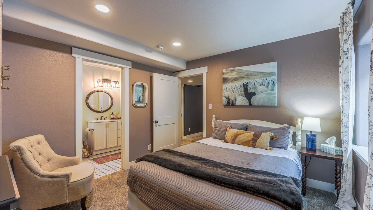 Photo of Bedroom in Castle Rock