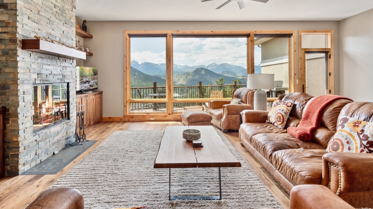 Photo of Bedroom in Windcliff Estates