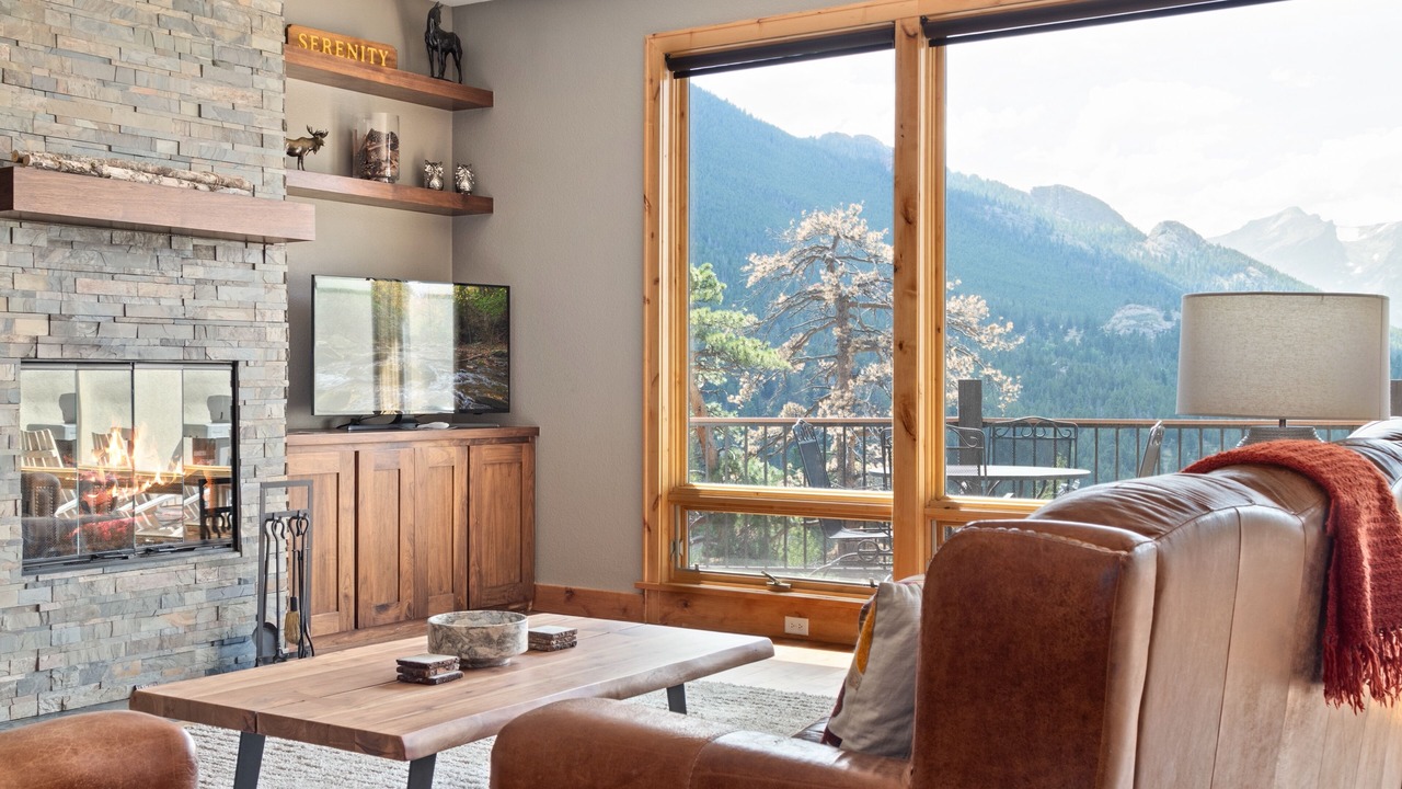 Photo of Livingroom in Windcliff Estates