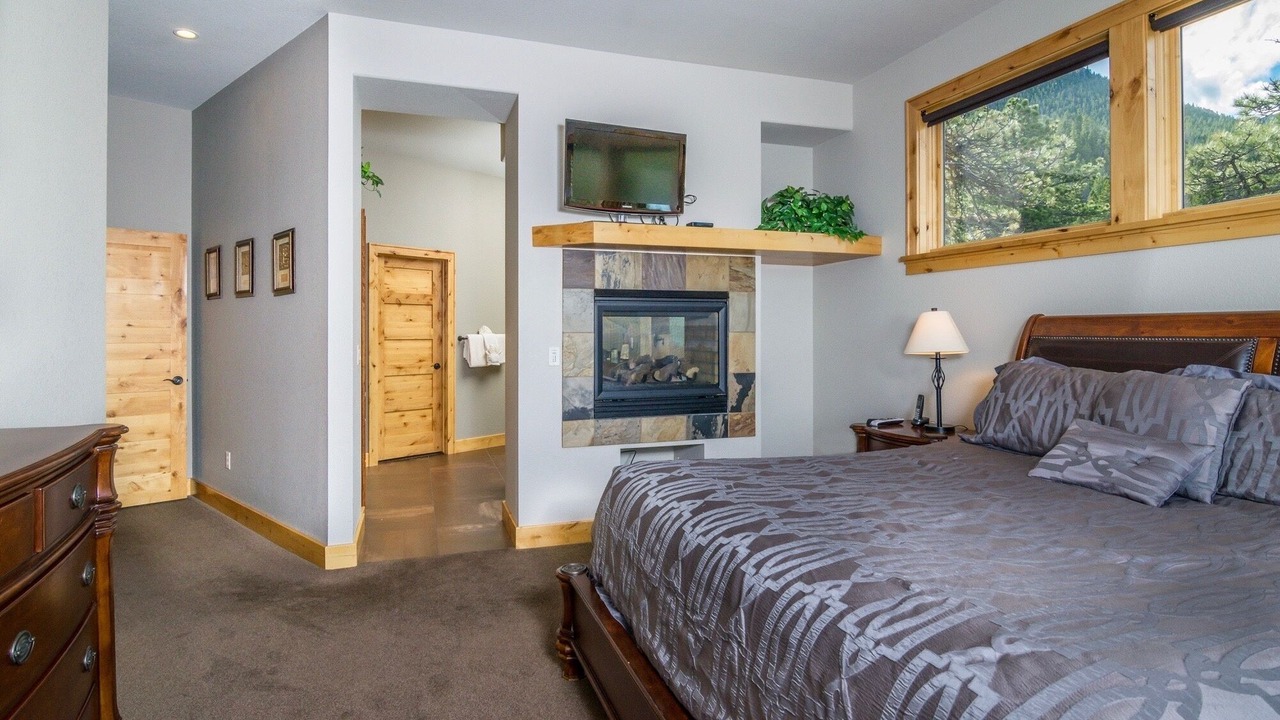 Photo of Bedroom in Windcliff Estates