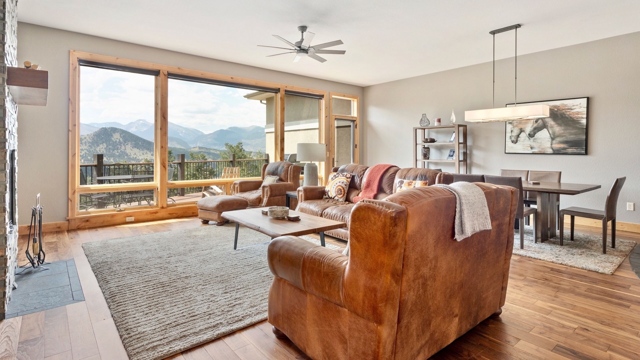 Photo of Bedroom in Windcliff Estates