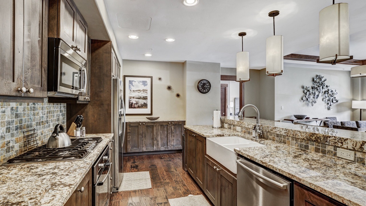 Photo of Kitchen in Peak 8