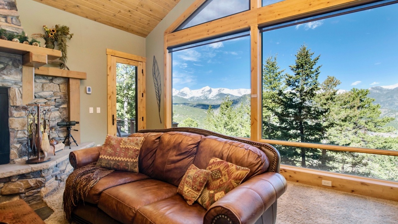 Photo of Bedroom in Windcliff Estates