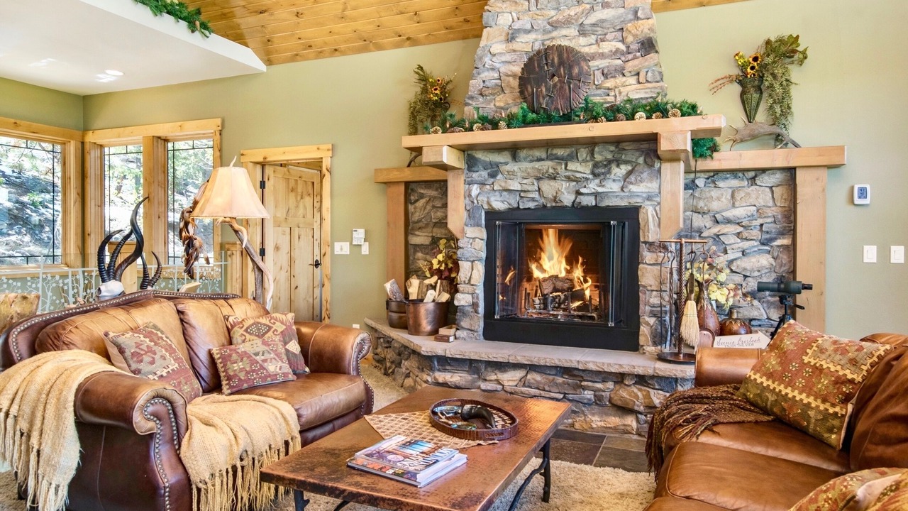 Photo of Livingroom in Windcliff Estates