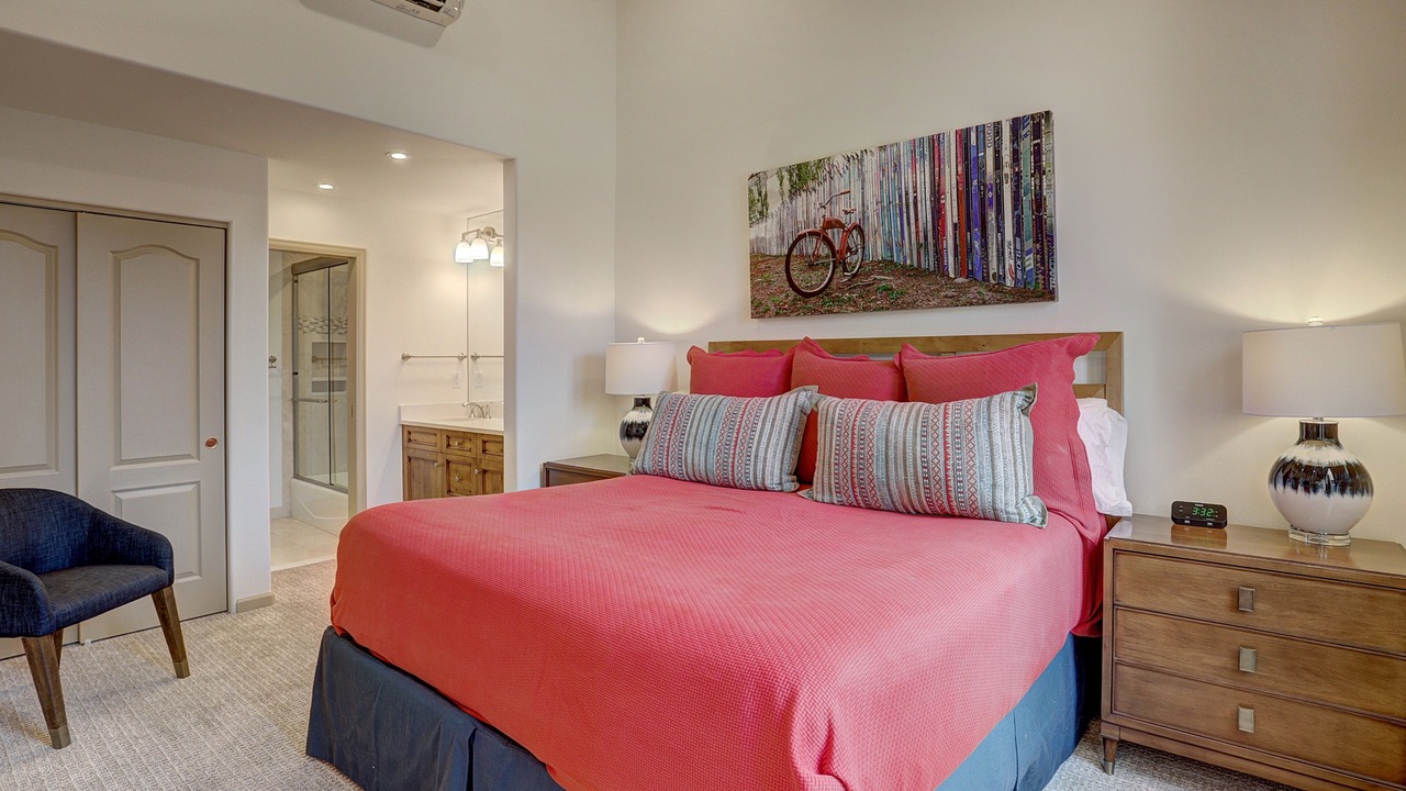 Photo of Bedroom in Edwards