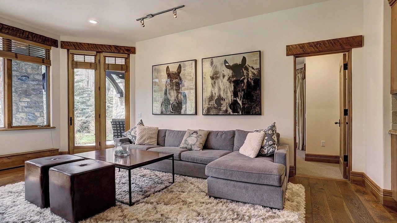 Photo of Livingroom in Gore Creek Place