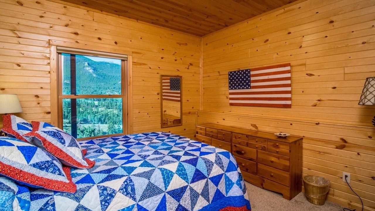 Photo of Bedroom in Windcliff Estates