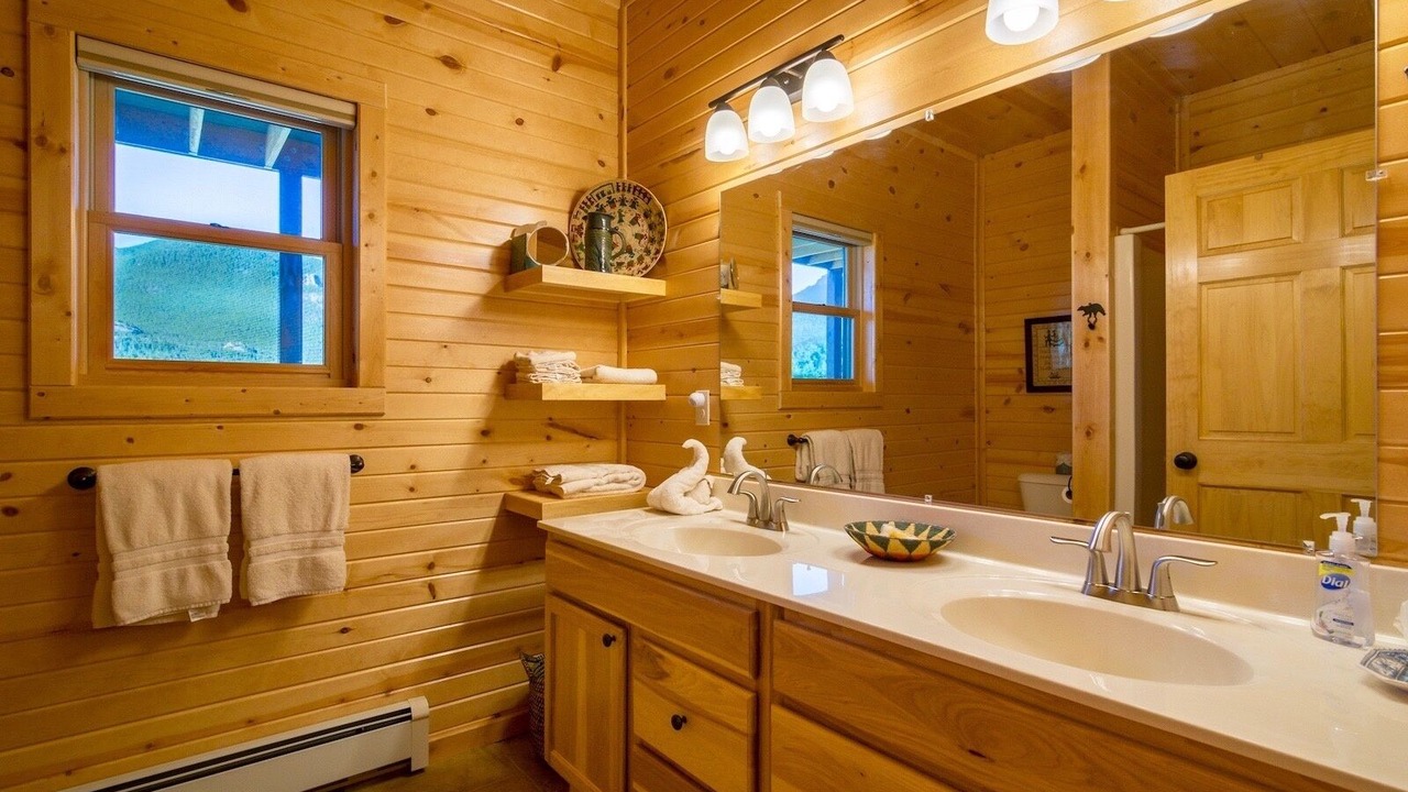 Photo of Bedroom in Windcliff Estates
