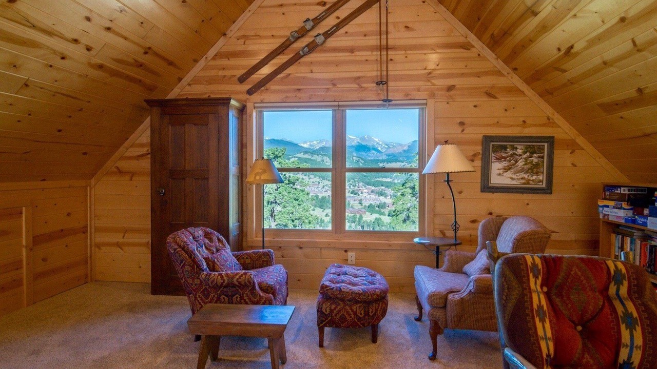 Photo of Bedroom in Windcliff Estates
